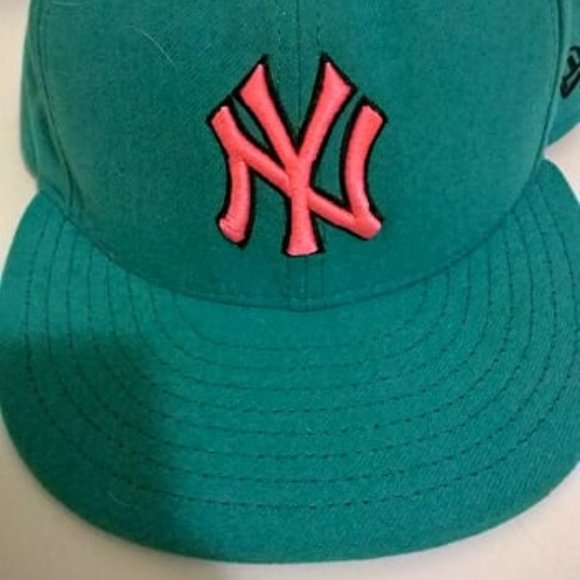 New Era Accessories - Auqa/pink yankees special edition flat top hat